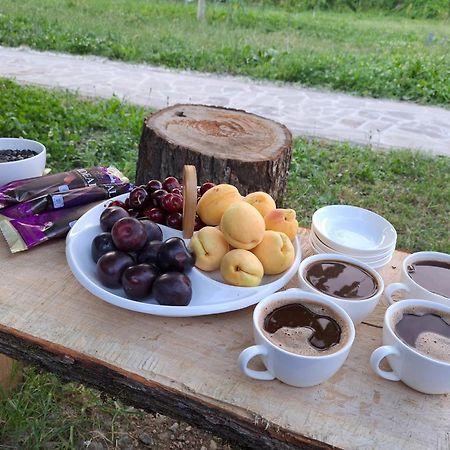 Basuta Guesthouse Kapan Екстер'єр фото