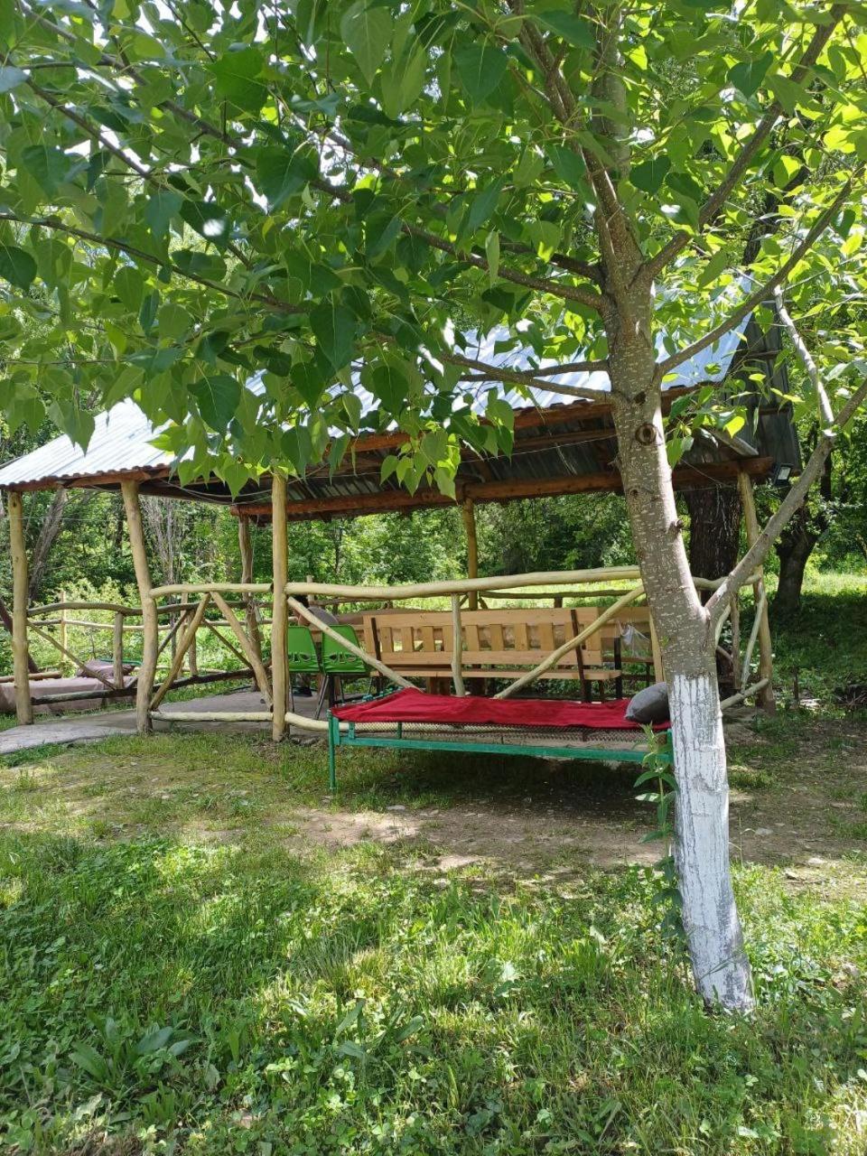 Basuta Guesthouse Kapan Екстер'єр фото